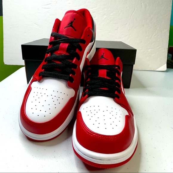 Air Jordan 1 Low Bred Mens Size 10 Sneakers Shoes Red & Black Color - Picture 2 of 11